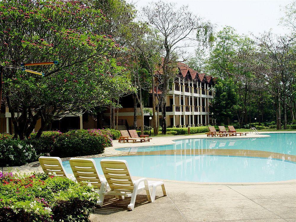 Pavilion Rim Kwai Resort Kanchanaburi City Exteriör bild